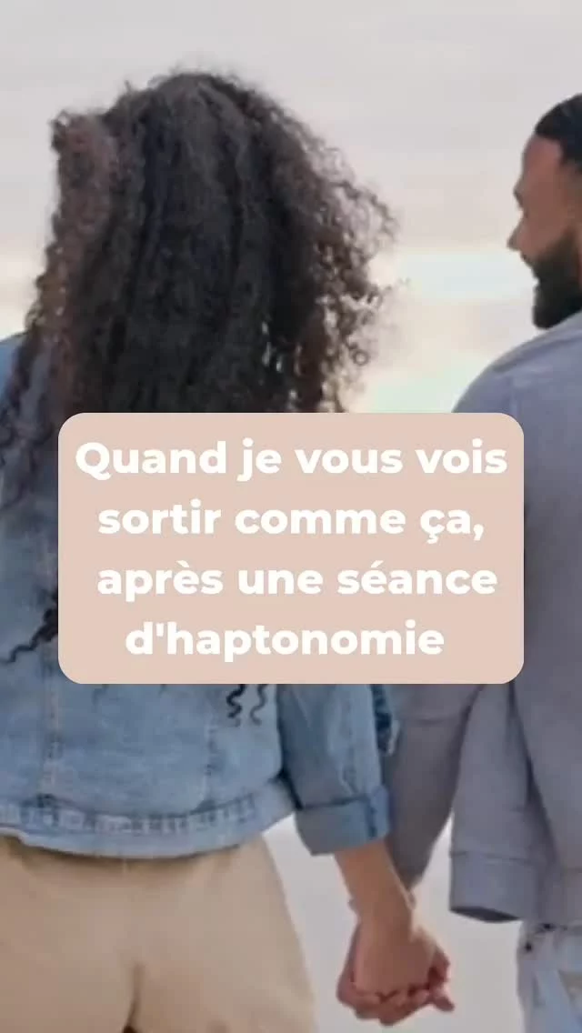 Il y a des moments qui me remplissent de joie...
Comme quand je vois un couple réaliser qu’ils peuvent déjà entrer en lien avec leur bébé, avant même sa naissance.

Ces moments sont précieux, profonds, et me rappellent chaque jour pourquoi j’aime tant ce que je fais.

PS : Je suis réellement comme ça quand je referme la porte 🫣

#couple #lienprénatal #joie #tendressse #grossesse #parentalitéconsciente #accompagnementpérinatal #haptonomie #accompagnementünaissens #Ünaissens🌿 #bordeauxmaville #lebouscat #bruges33